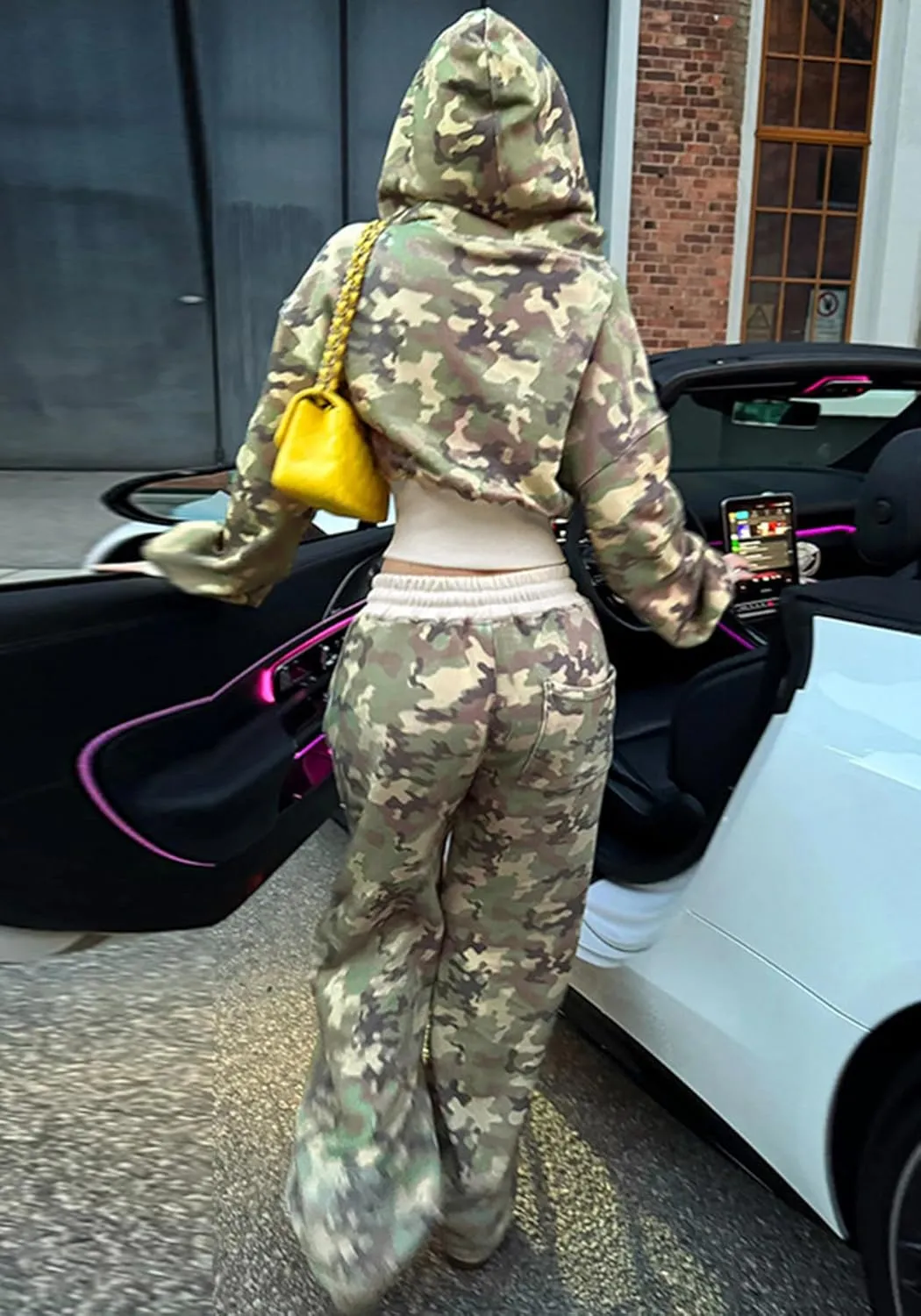 LETSVDO Women's 2 Piece Outfits Sweatsuit Camo Zip Up Crop Hoodie Sweatshirt Y2k Wide Leg Camouflage Sweatpants Set