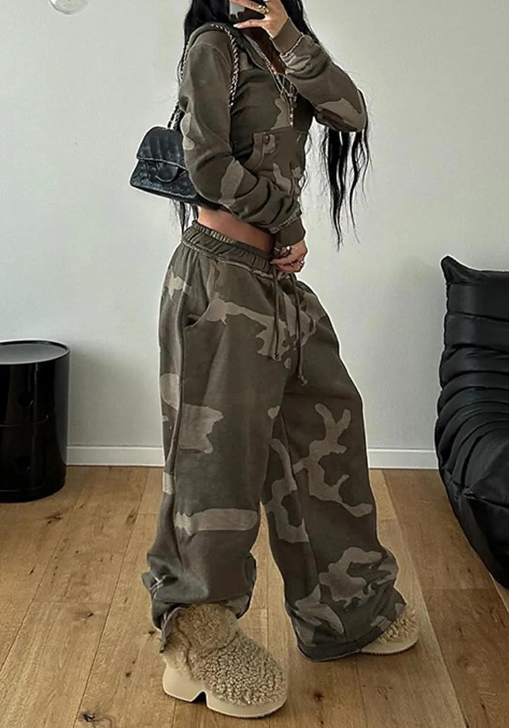 LETSVDO Women's 2 Piece Outfits Sweatsuit Camo Zip Up Crop Hoodie Sweatshirt Y2k Wide Leg Camouflage Sweatpants Set