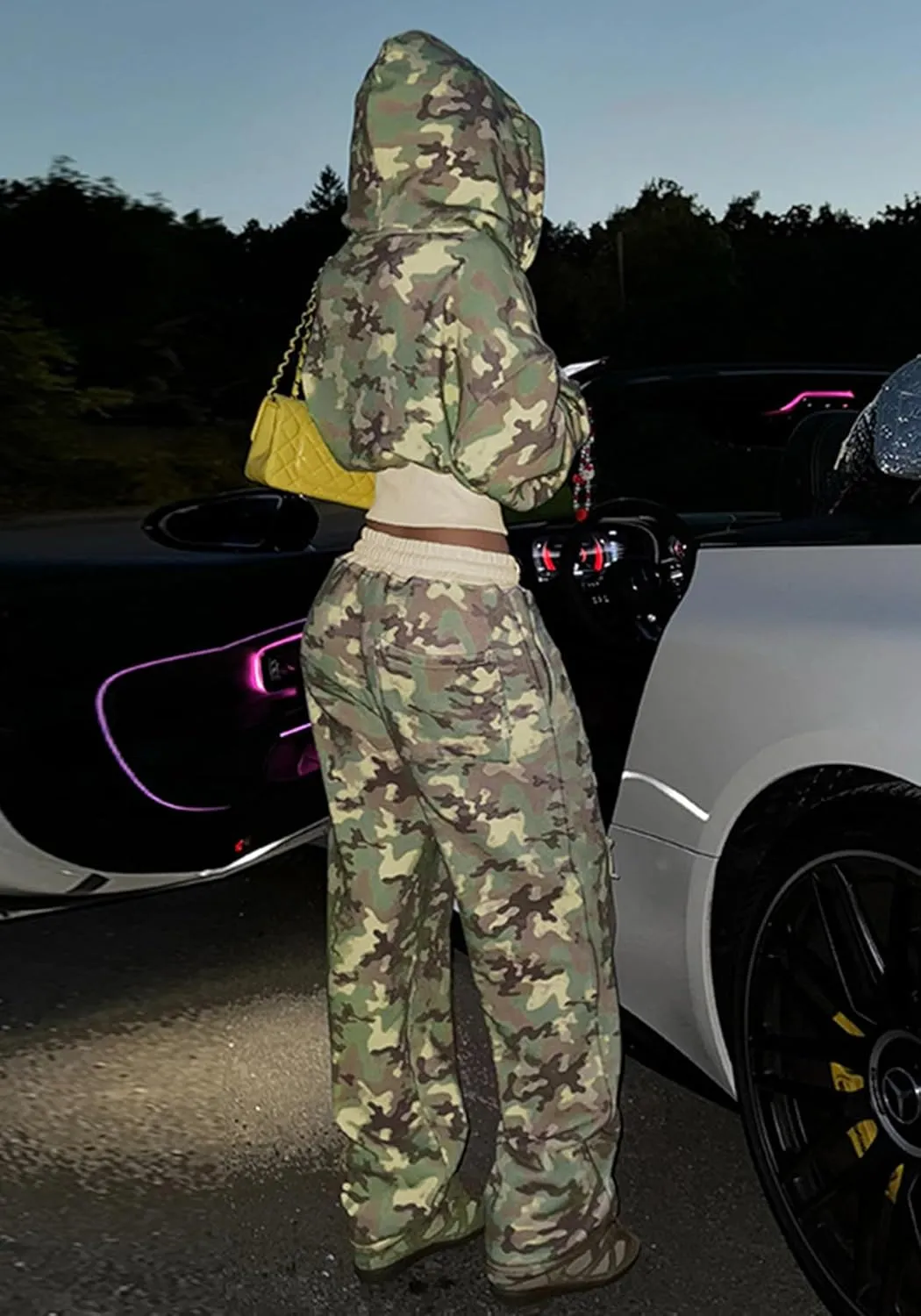 LETSVDO Women's 2 Piece Outfits Sweatsuit Camo Zip Up Crop Hoodie Sweatshirt Y2k Wide Leg Camouflage Sweatpants Set