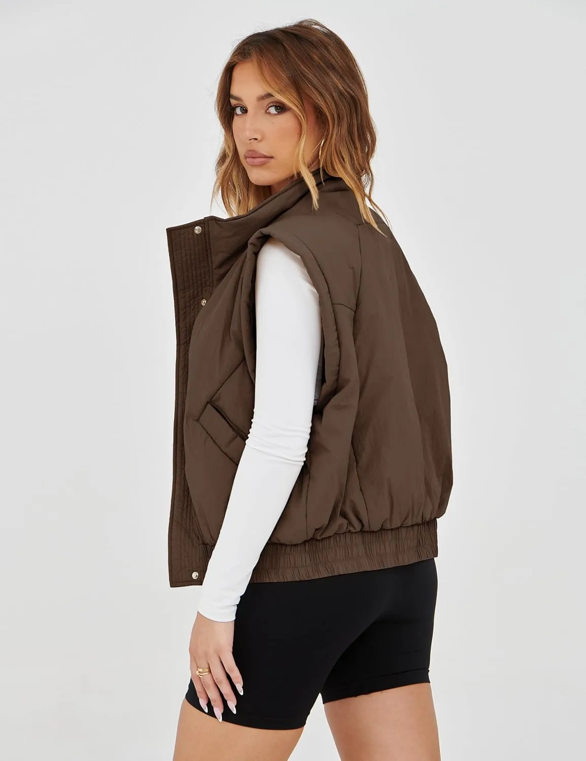 Lviefent Womens Puffer Vest Cropped Lightweight Button Down Quilted Vest Sleeveless Padded Gilet Coat with Pockets
