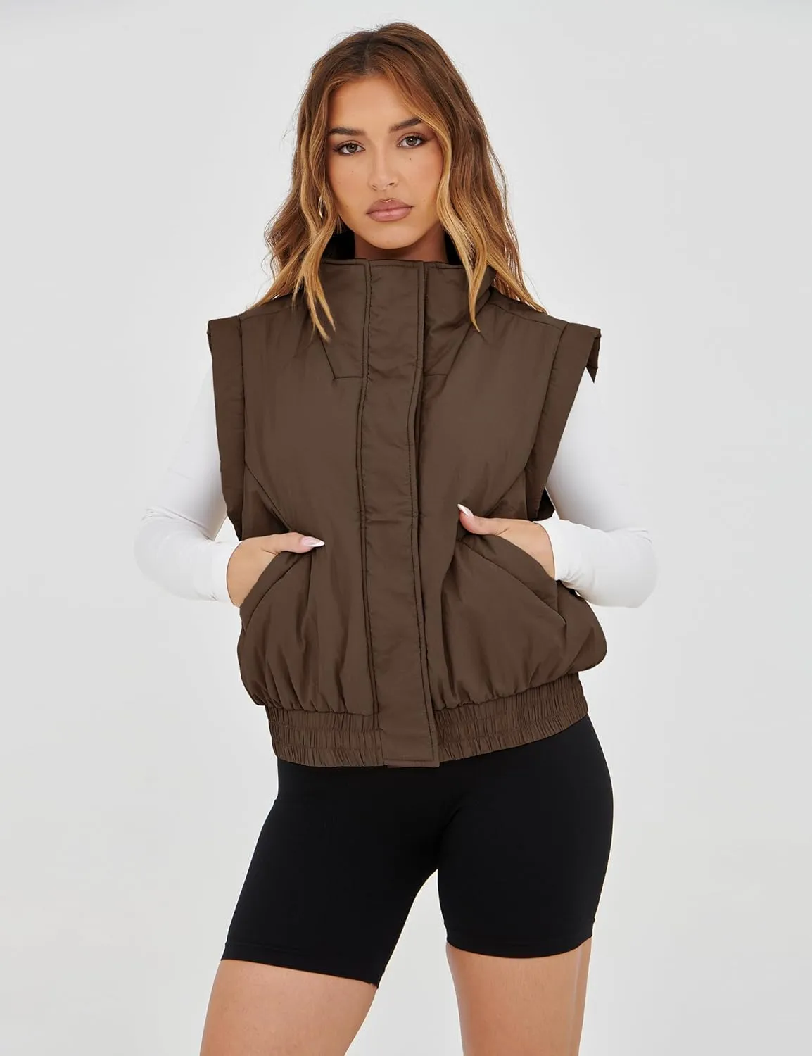 Lviefent Womens Puffer Vest Cropped Lightweight Button Down Quilted Vest Sleeveless Padded Gilet Coat with Pockets