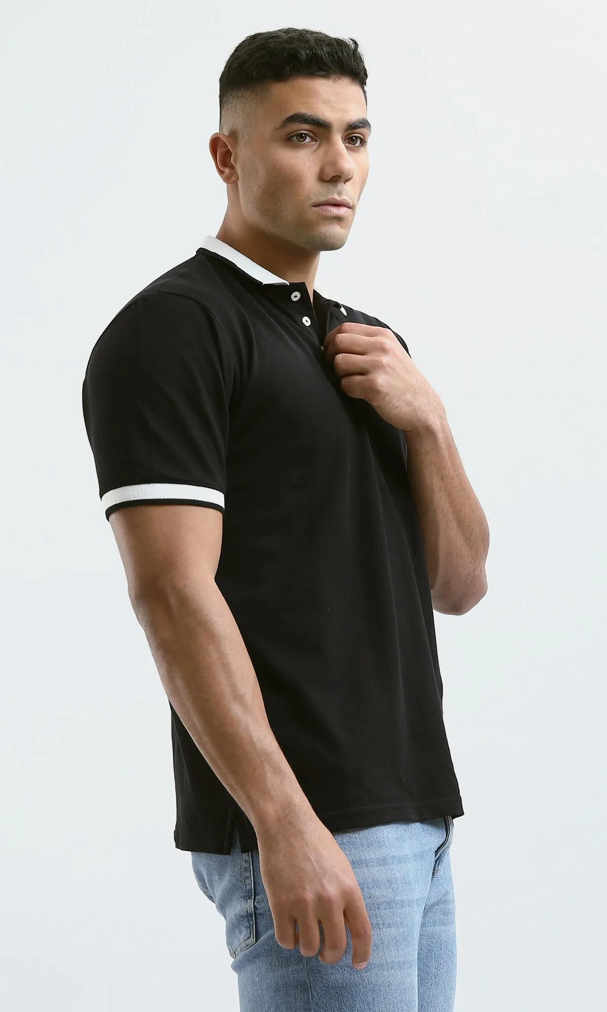 O189610 Elegant Black Polo Shirt With Lined Sleeves