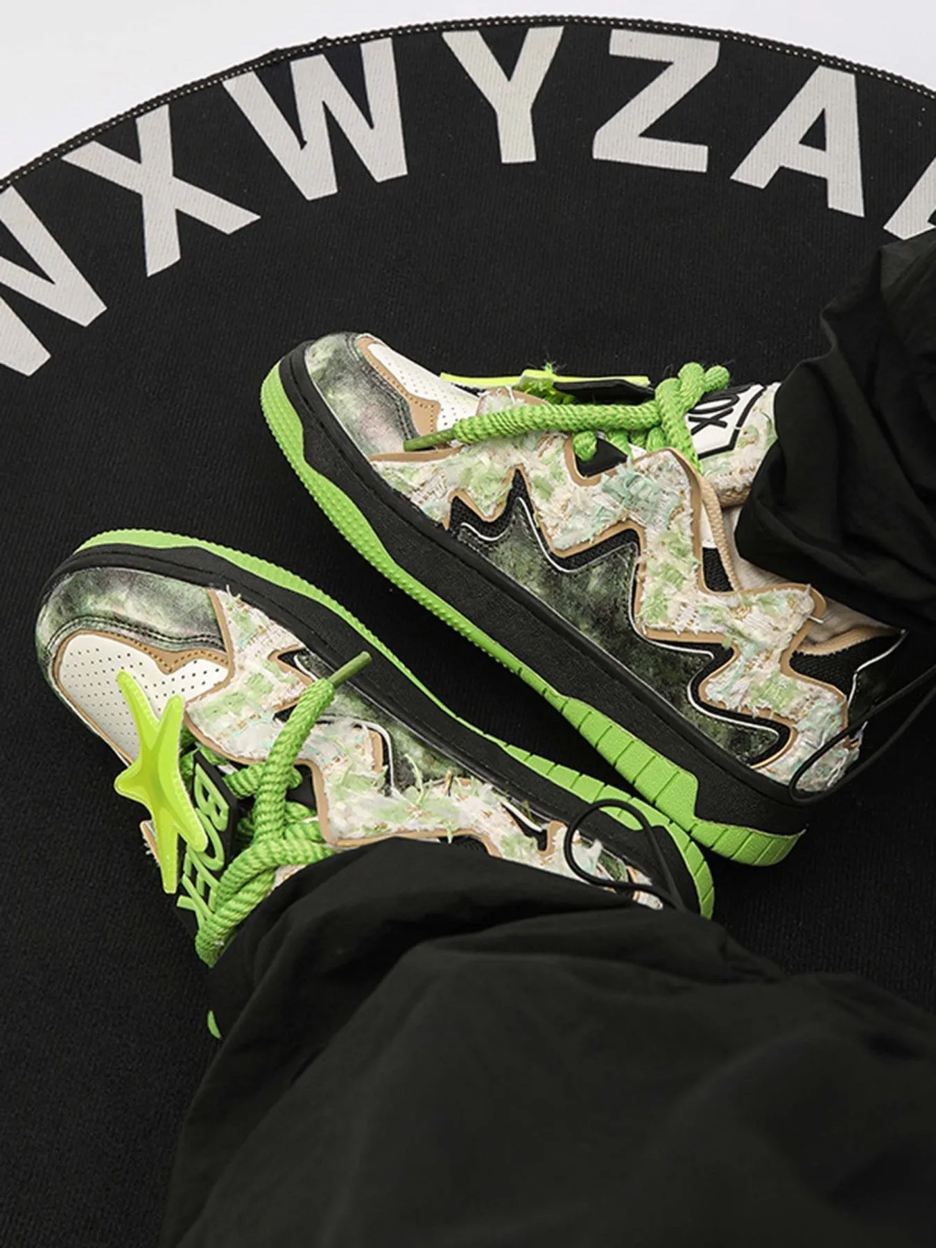 Sneakerhill Retro High Street Sneakers - 2011