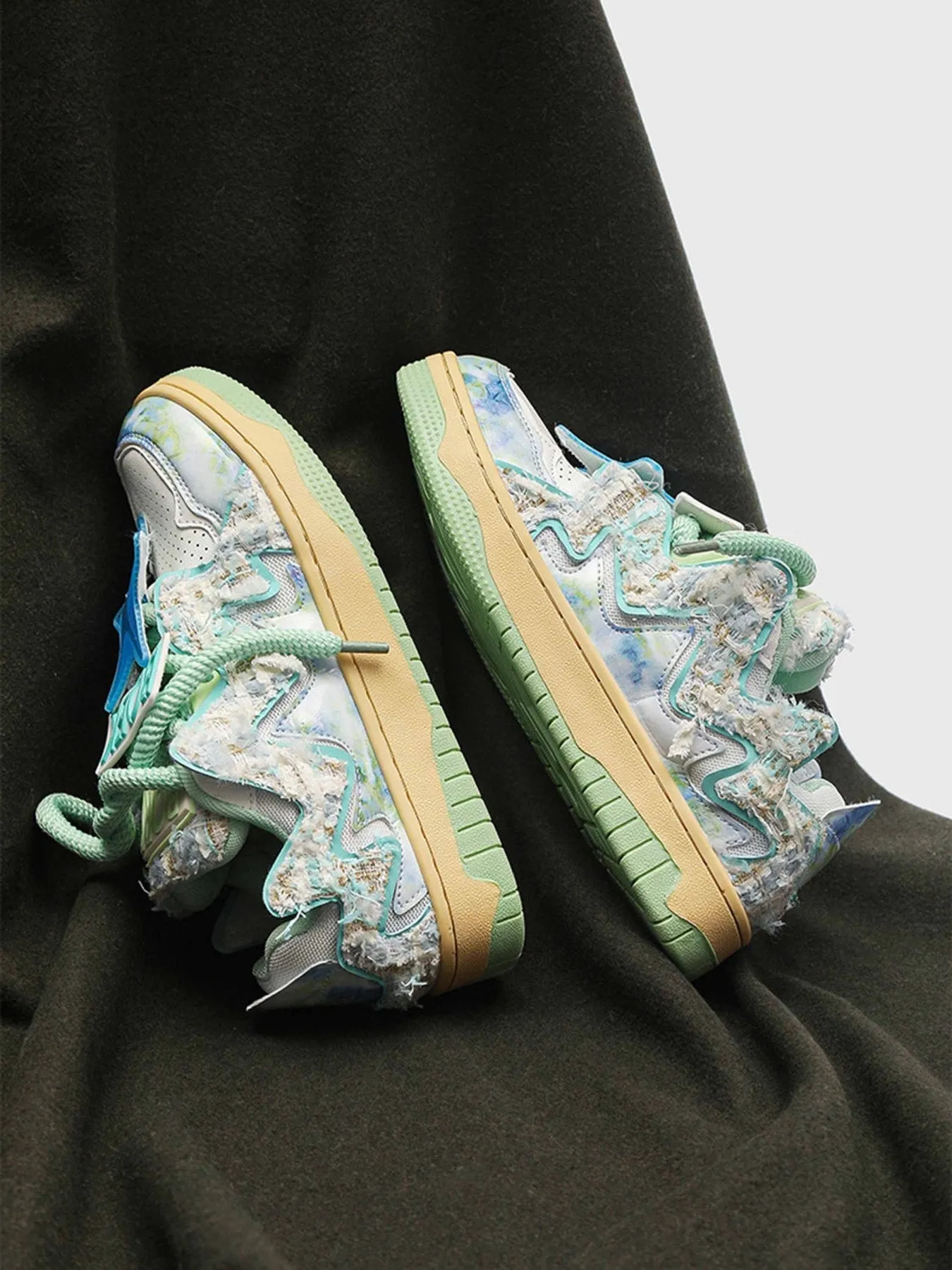 Sneakerhill Retro High Street Sneakers - 2011