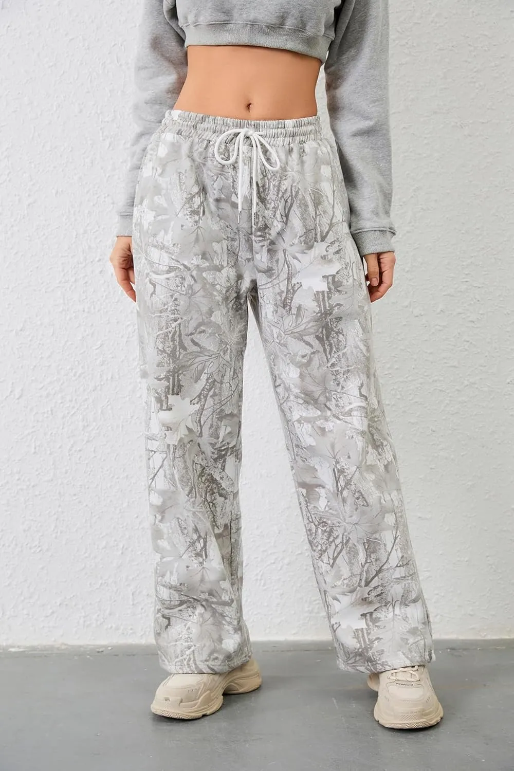 Women Baggy Camo Pants Wide Leg High Waist Drawstring Camouflage Sweatpants Fleece Jogger Pants with Pockets