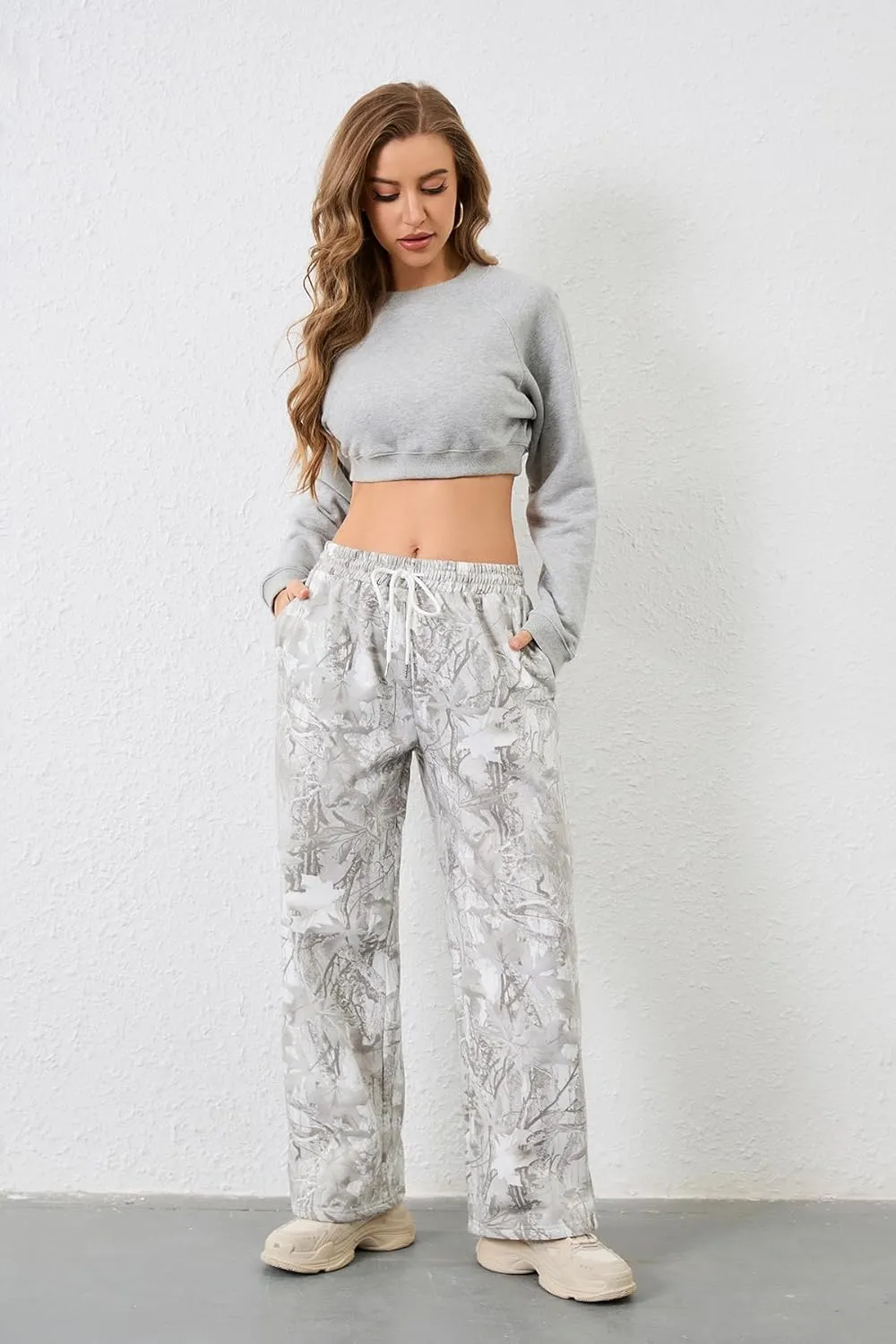 Women Baggy Camo Pants Wide Leg High Waist Drawstring Camouflage Sweatpants Fleece Jogger Pants with Pockets