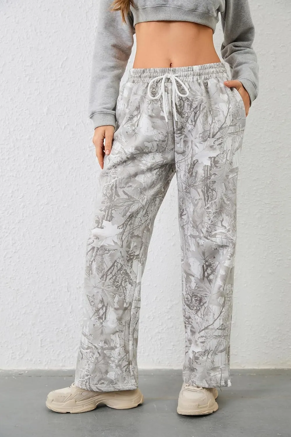 Women Baggy Camo Pants Wide Leg High Waist Drawstring Camouflage Sweatpants Fleece Jogger Pants with Pockets