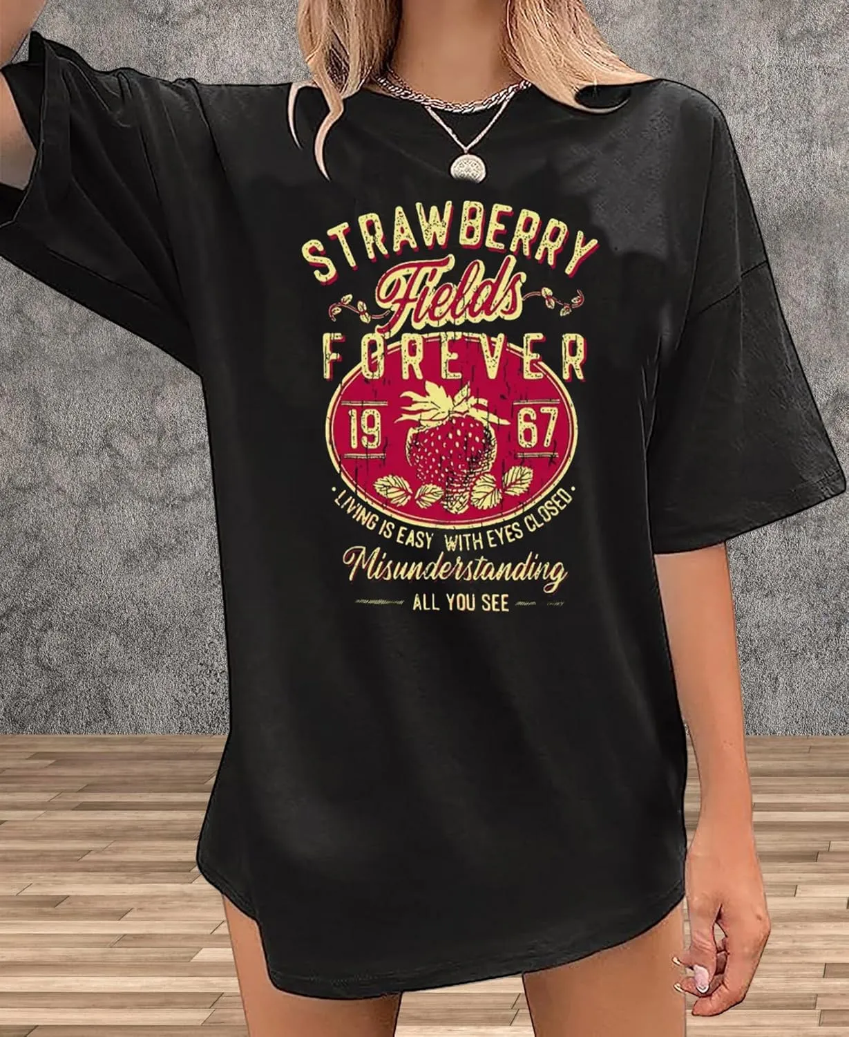 Womens Oversized T Shirts Strawberry Fruit Graphic Tees Summer Casual Loose Beach Vacation 2025 Clothes Tops